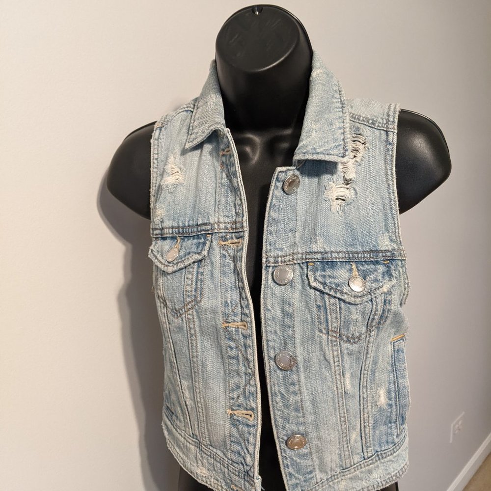 American Eagle Outfitters Cropped Distressed Denim Vest Jacket